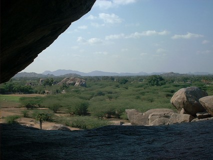 Mandagapattu - Rock above